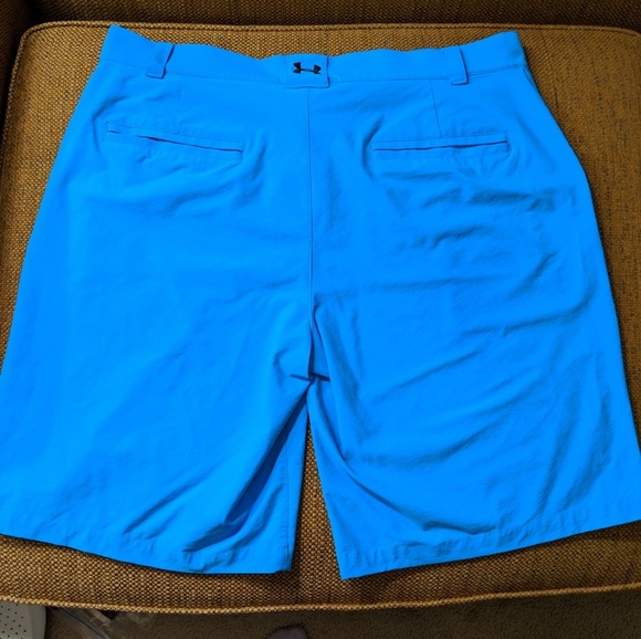 Under armour bent grass golf shorts. Mens sz 40 - Picture 2 of 3
